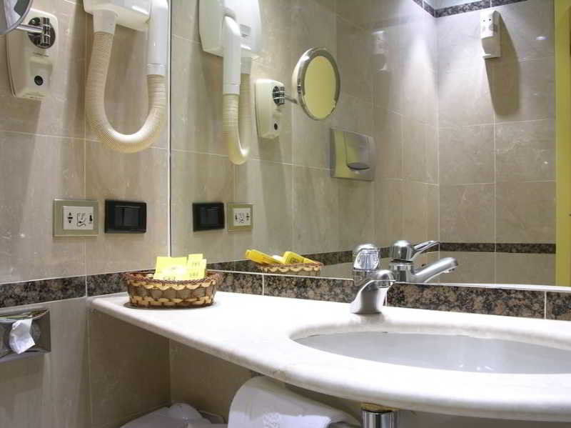 Hotel Motel Regal Vermezzo Esterno foto